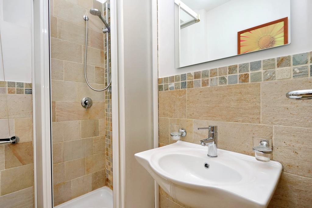 Cozy Apartment Fabia 300 Mt From Colosseum Buitenkant foto