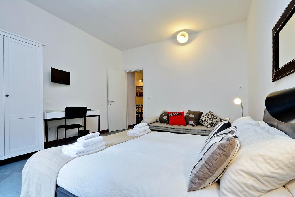 Cozy Apartment Fabia 300 Mt From Colosseum Buitenkant foto