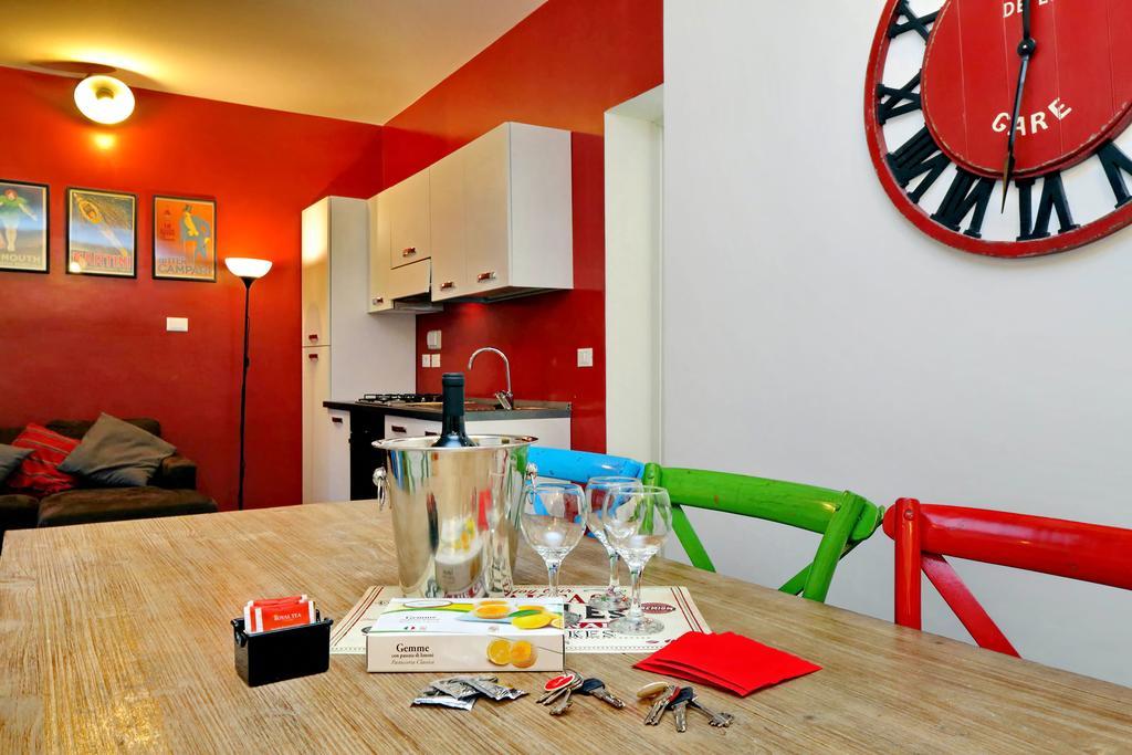 Cozy Apartment Fabia 300 Mt From Colosseum Buitenkant foto