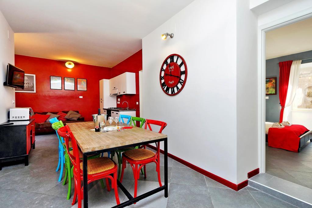 Cozy Apartment Fabia 300 Mt From Colosseum Buitenkant foto