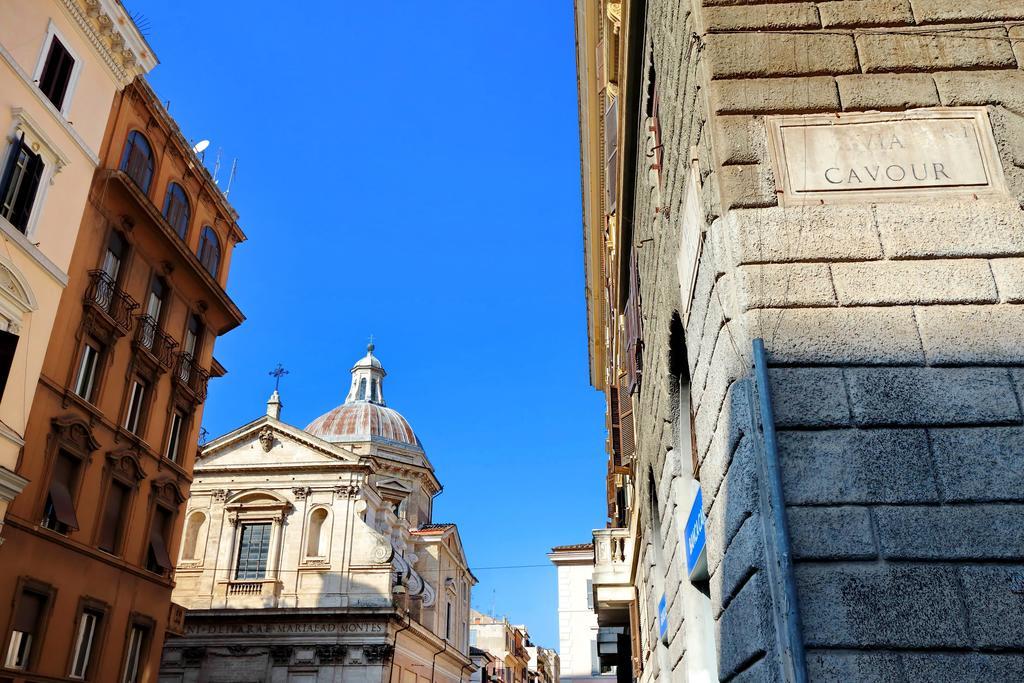 Cozy Apartment Fabia 300 Mt From Colosseum Buitenkant foto
